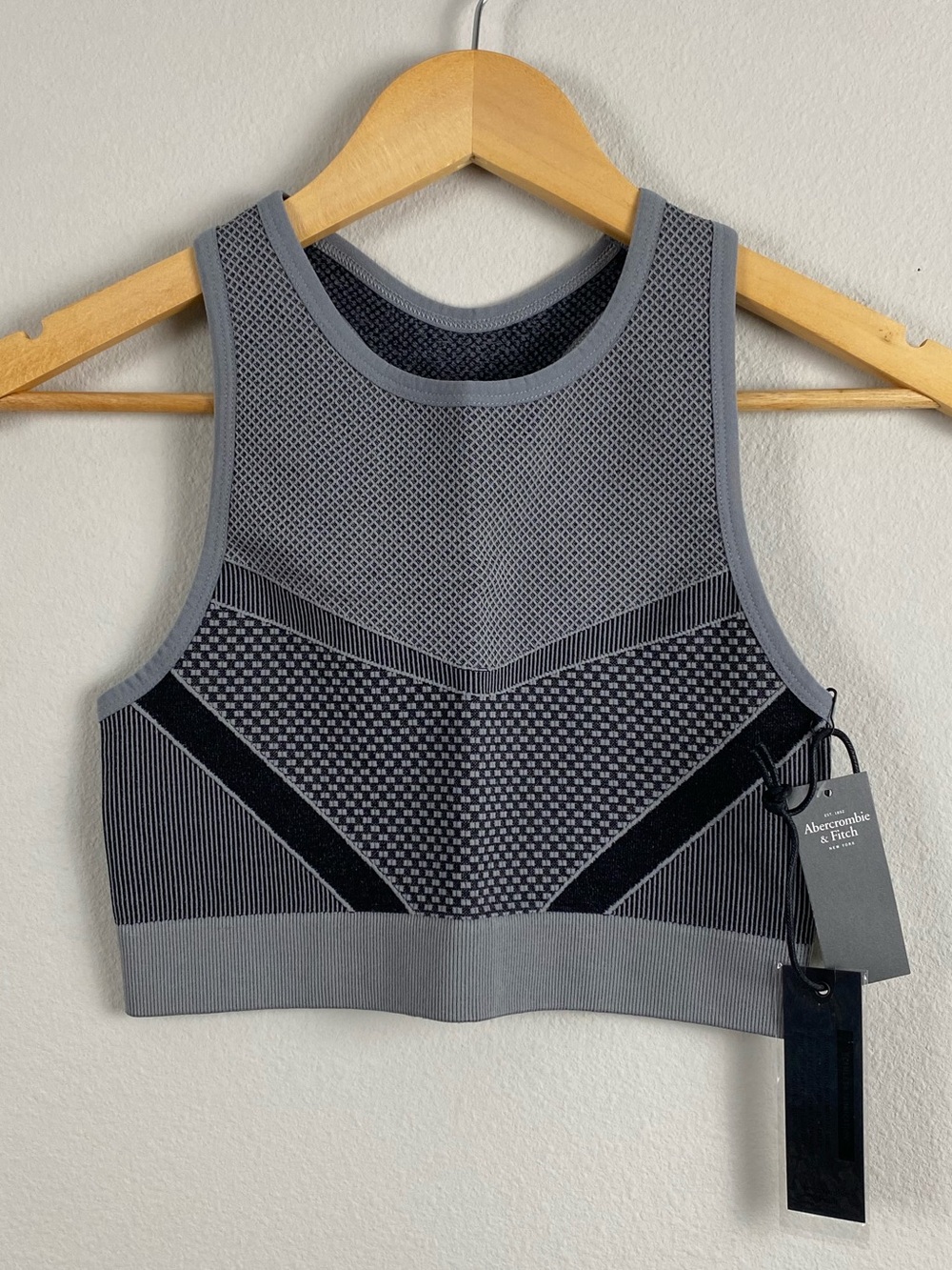 Abercrombie & Fitch Seamless High Neck Racerback Sports Bra | Gray/Black